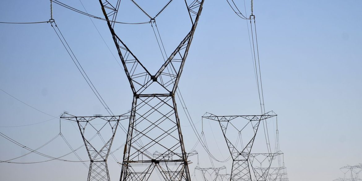 aneel-leiloa-cinco-lotes-de-linhas-de-transmissao-de-energia