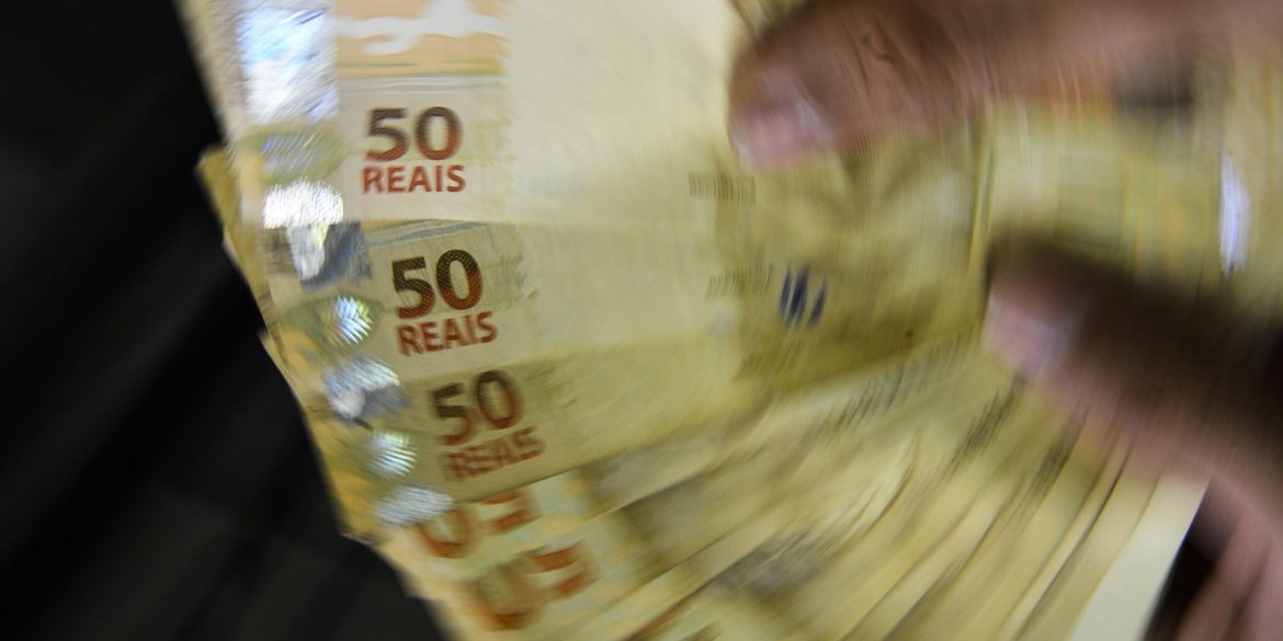 poupanca-tem-retirada-liquida-de-r$-11,1-bilhoes-em-marco