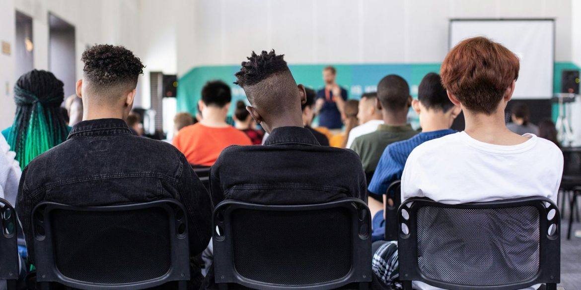 censo:-50%-de-alunos-cotistas-nas-federais-concluem-graduacao