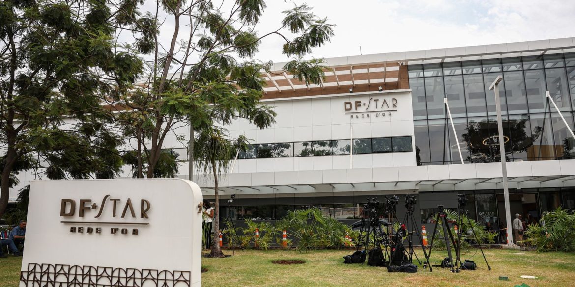 cirurgia-no-ombro-de-bolsonaro-ocorreu-sem-intercorrencias,-diz-equipe