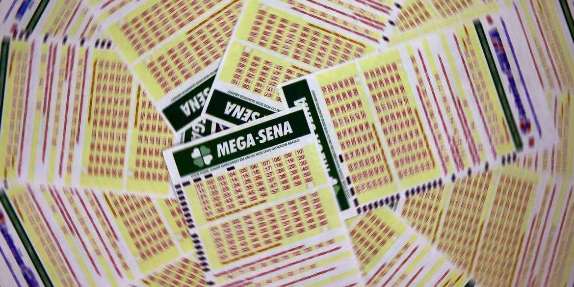 mega-sena-acumula-e-premio-vai-a-r$-52-milhoes