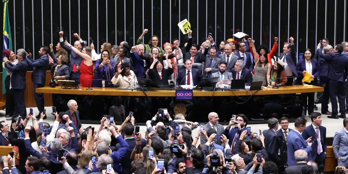 saiba-como-votaram-os-deputados-na-pec-que-acaba-com-a-escala-6×1