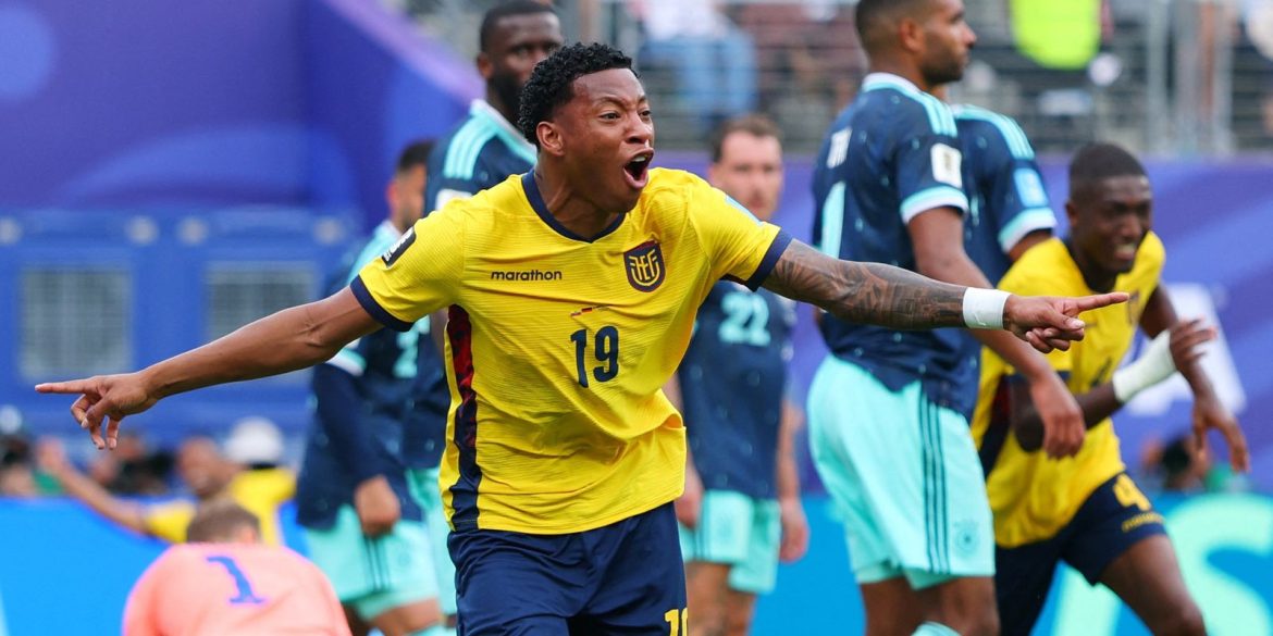equador-vence-alemanha-de-virada-e-carimba-vaga-no-mata-mata-da-copa