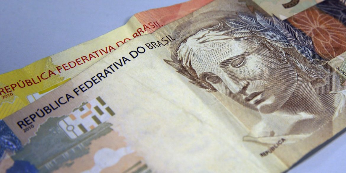 poupanca:-saques-superam-depositos-em-r$-39,3-bilhoes-no-semestre